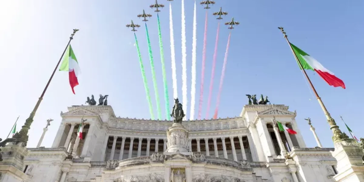 l italia celebra gli 80 anni della repubblica 232 il giorno della parata militare ai fori imperiali da Feedpress.me l italia celebra gli 80 anni della repubblica 232 il giorno della parata militare ai fori imperiali