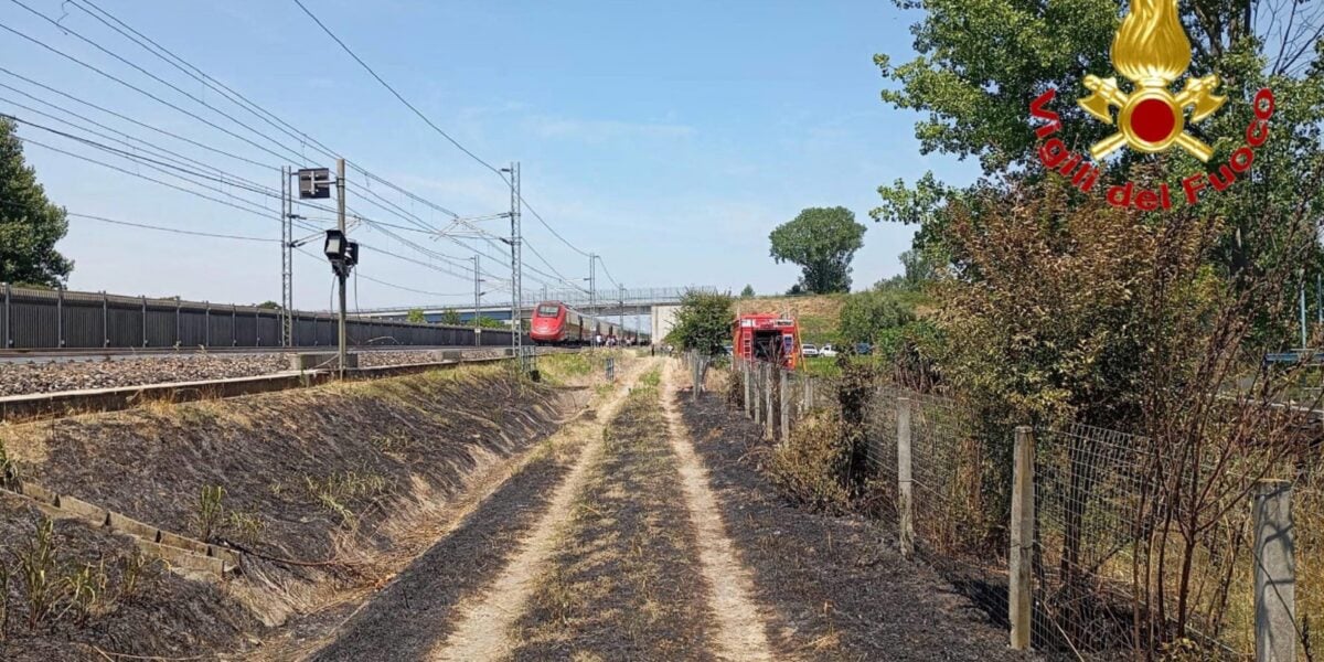 alta velocit224 milano bologna sospesa caos treni ritardi e cancellazioni passeggeri bloccati senza aria condizionata da Gazzettadelsud.it alta velocit224 milano bologna sospesa caos treni ritardi e cancellazioni passeggeri bloccati senza aria condizionata
