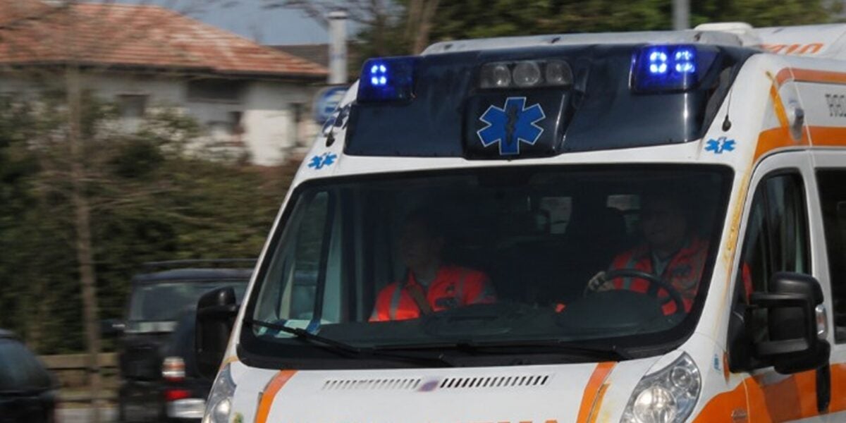 usa il phon per asciugarsi i capelli e muore folgorata da una scarica elettrica a pordenone da Gazzettadelsud.it usa il phon per asciugarsi i capelli e muore folgorata da una scarica elettrica a pordenone