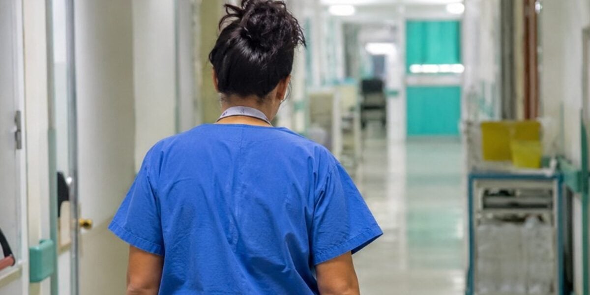 bimbo di 3 anni rischia di annegare in mare infermiera fuori servizio gli salva la vita da Gazzettadelsud.it bimbo di 3 anni rischia di annegare in mare infermiera fuori servizio gli salva la vita