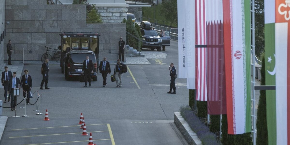 via ai colloqui sull iran incontro tra la delegazione usa e il pakistan da Gazzettadelsud.it via ai colloqui sull iran incontro tra la delegazione usa e il pakistan