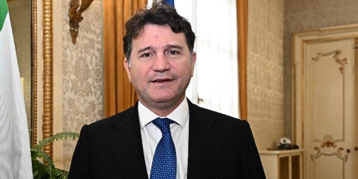 violenza sessuale al senato indagati silvestro e l intermediario carabiniere da Feedpress.me violenza sessuale al senato indagati silvestro e l intermediario carabiniere