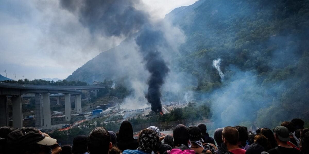 meloni e piantedosi in val di susa dopo gli assalti no tav ai cantieri fermati quattro antagonisti da Gazzettadelsud.it meloni e piantedosi in val di susa dopo gli assalti no tav ai cantieri fermati quattro antagonisti