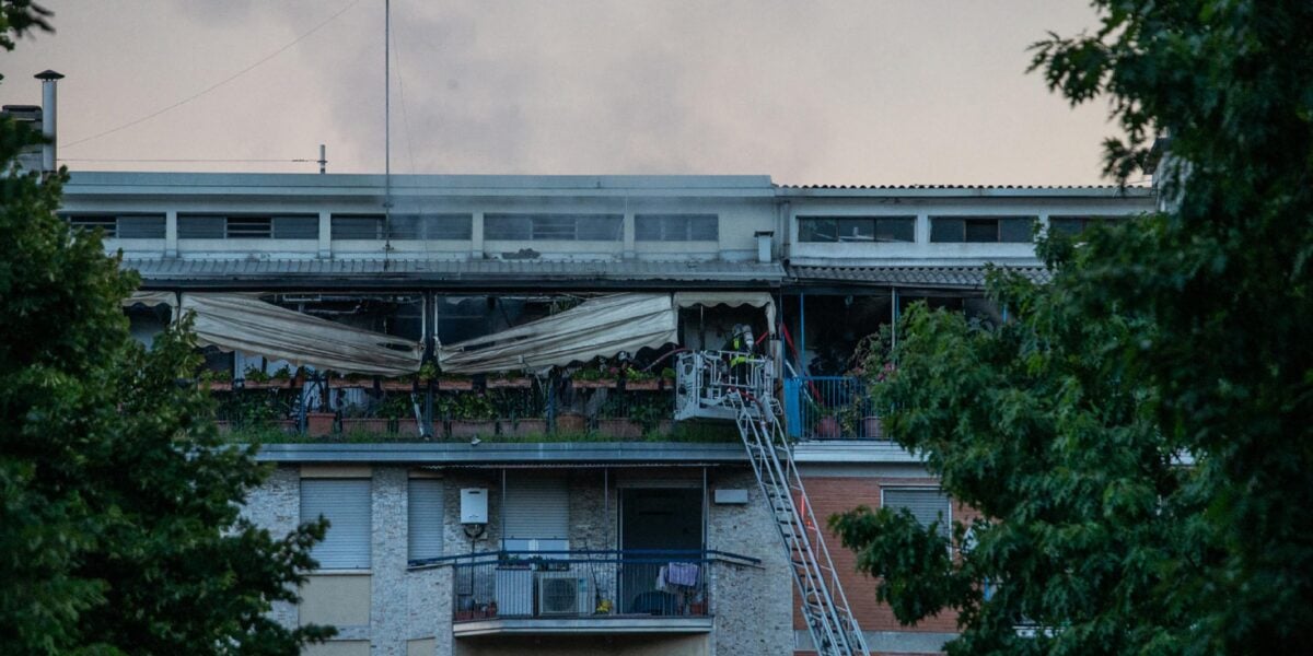 milano un uomo e una donna morti nell incendio di un appartamento da Gazzettadelsud.it milano un uomo e una donna morti nell incendio di un appartamento