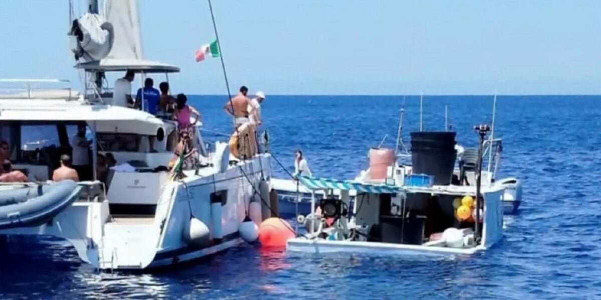 https://gsud.cdn-immedia.net/2026/07/Incidente-catamarano-Eolie-Filicudi-1200x600.jpg