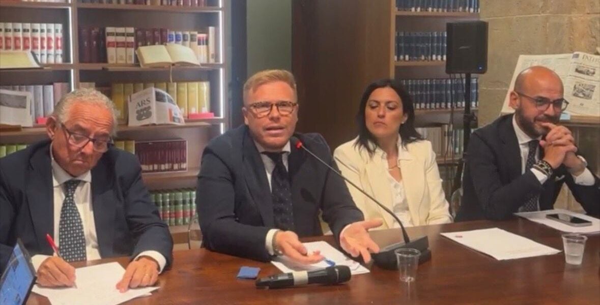la vardera rilancia la candidatura alla guida della sicilia no passi indietro corro da presidente da Gazzettadelsud.it la vardera rilancia la candidatura alla guida della sicilia no passi indietro corro da presidente
