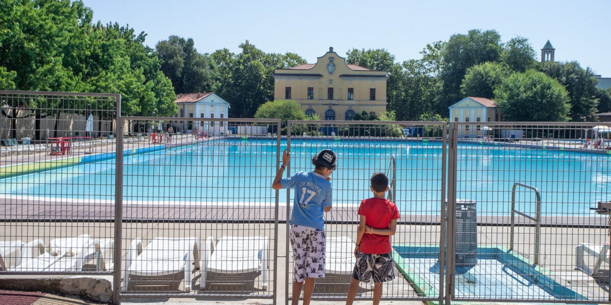 annega di notte in una piscina comunale a milano indagati i tre amici da Gazzettadelsud.it annega di notte in una piscina comunale a milano indagati i tre amici
