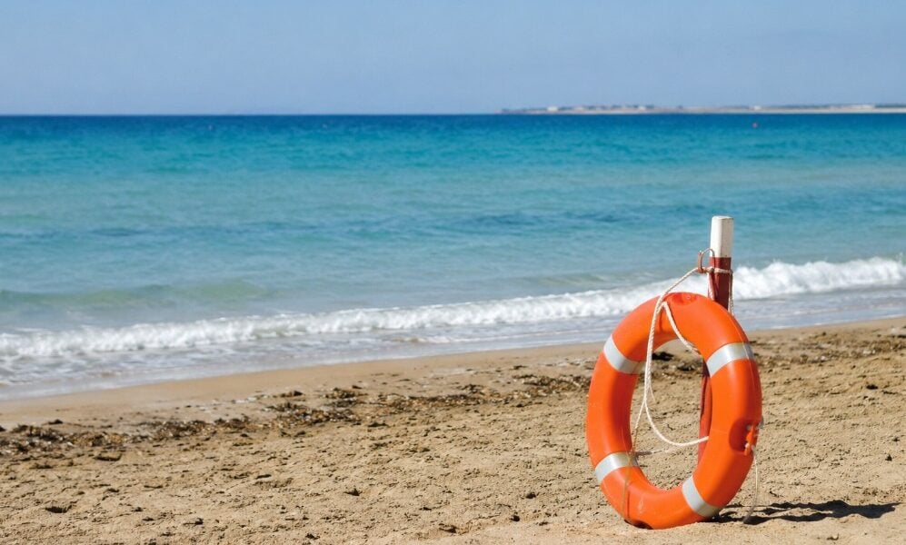 salva i due figli gemelli dalle onde e muore in spiaggia tragedia davanti ai loro occhi in puglia da Gazzettadelsud.it salva i due figli gemelli dalle onde e muore in spiaggia tragedia davanti ai loro occhi in puglia